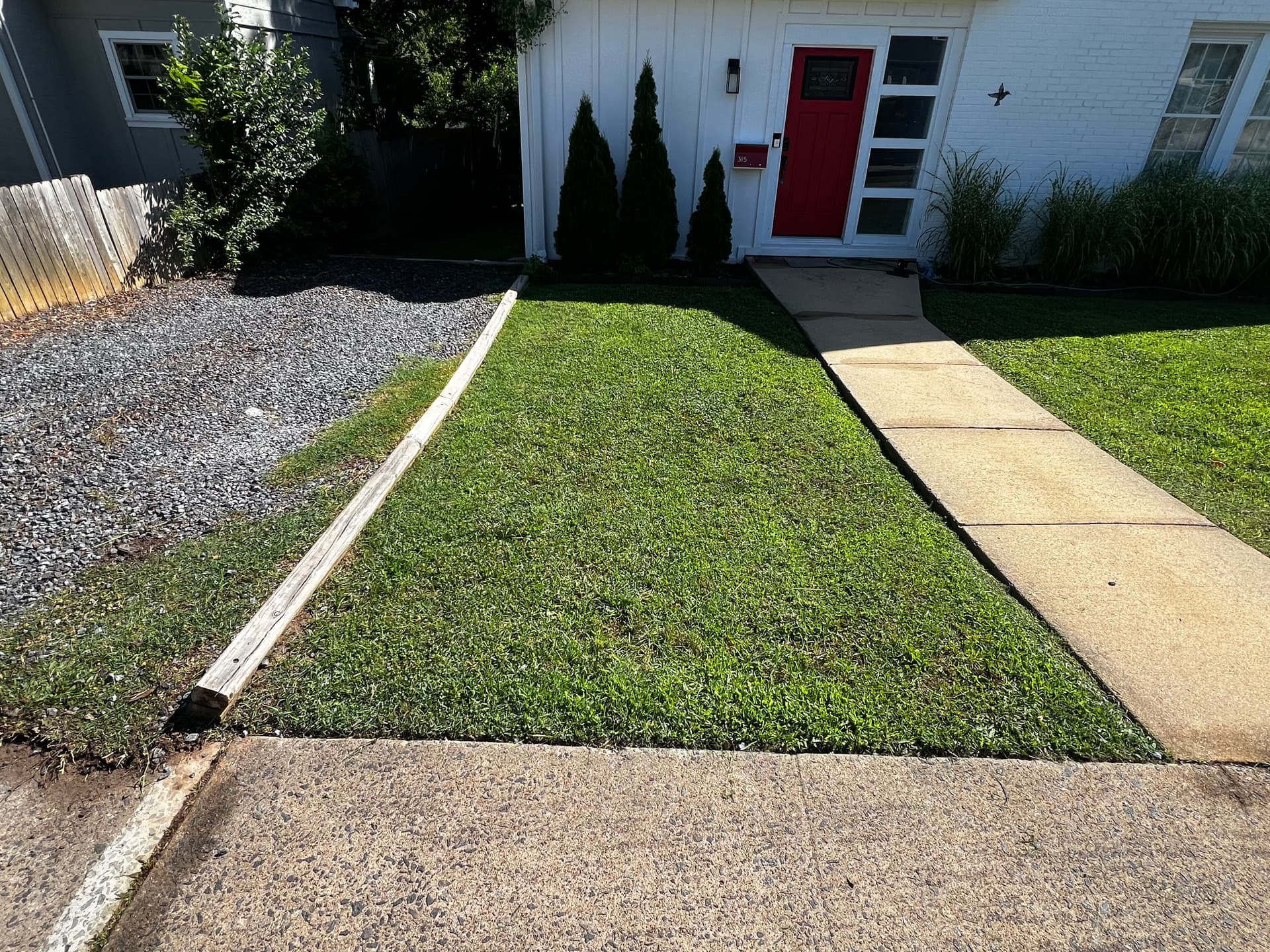 Overgrown Front Yard Gets a Clean, Sharp Mow