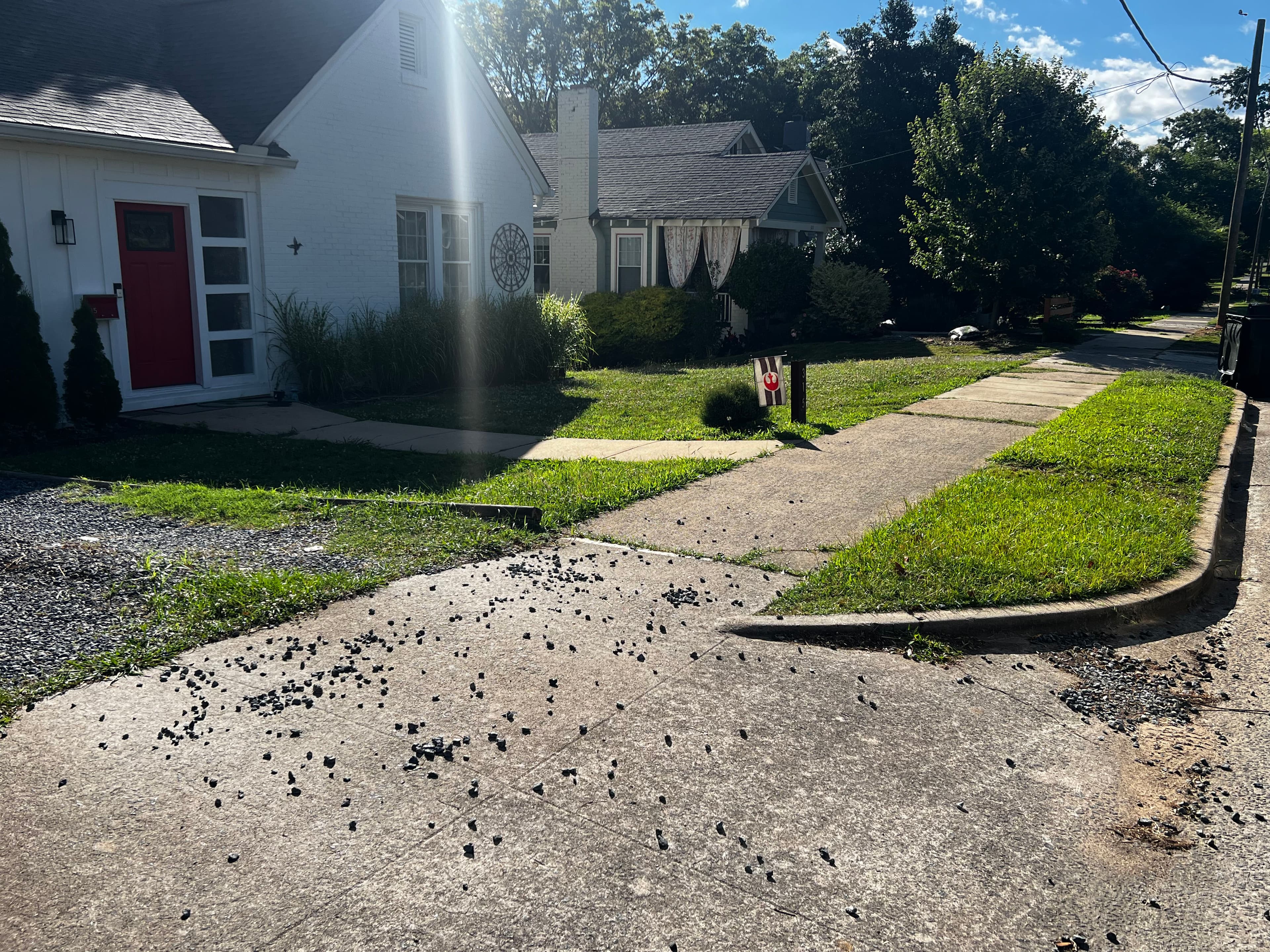 Project Overgrown Front Yard Gets a Clean, Sharp Mow image