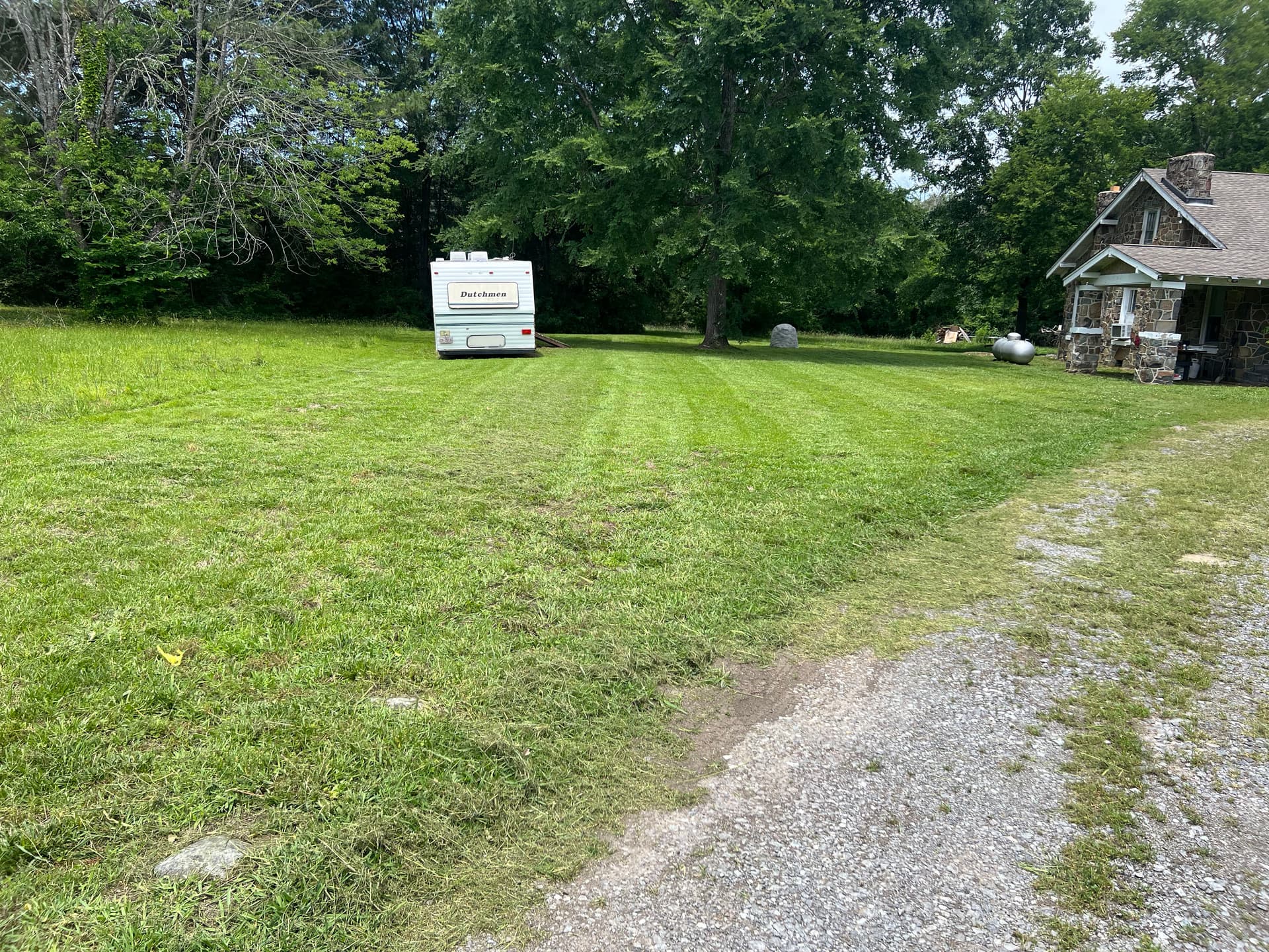 Gallery photos for Clean Cuts and Trimmed Shrubs Across Multiple Properties: Image #8