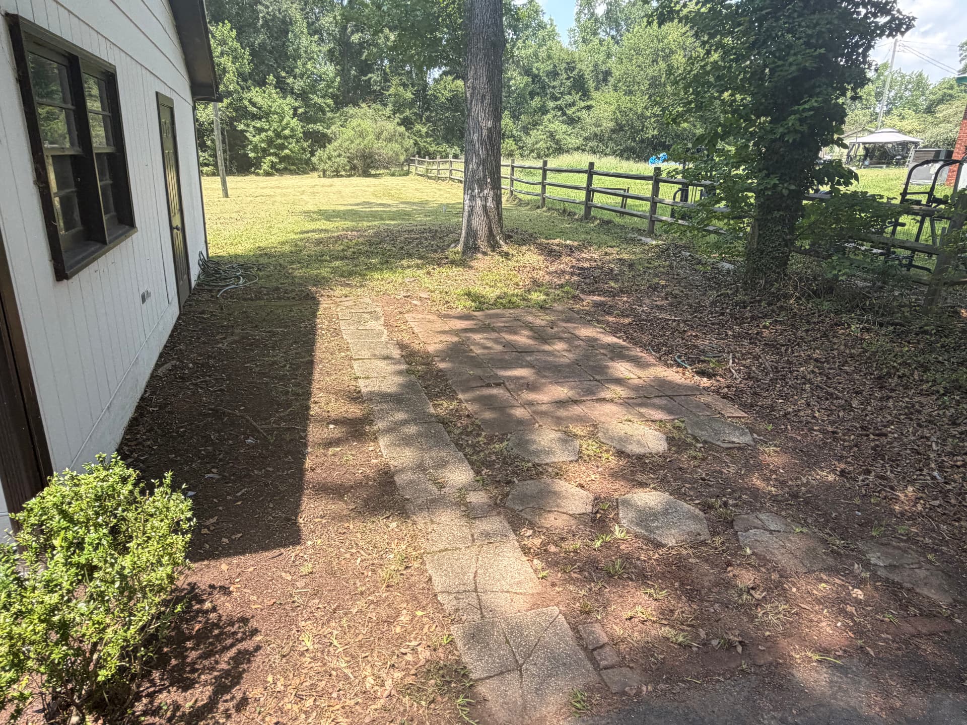 Gallery photos for Overgrown Property Gets a Full Yard Cleanup and Fresh Start: Image #7