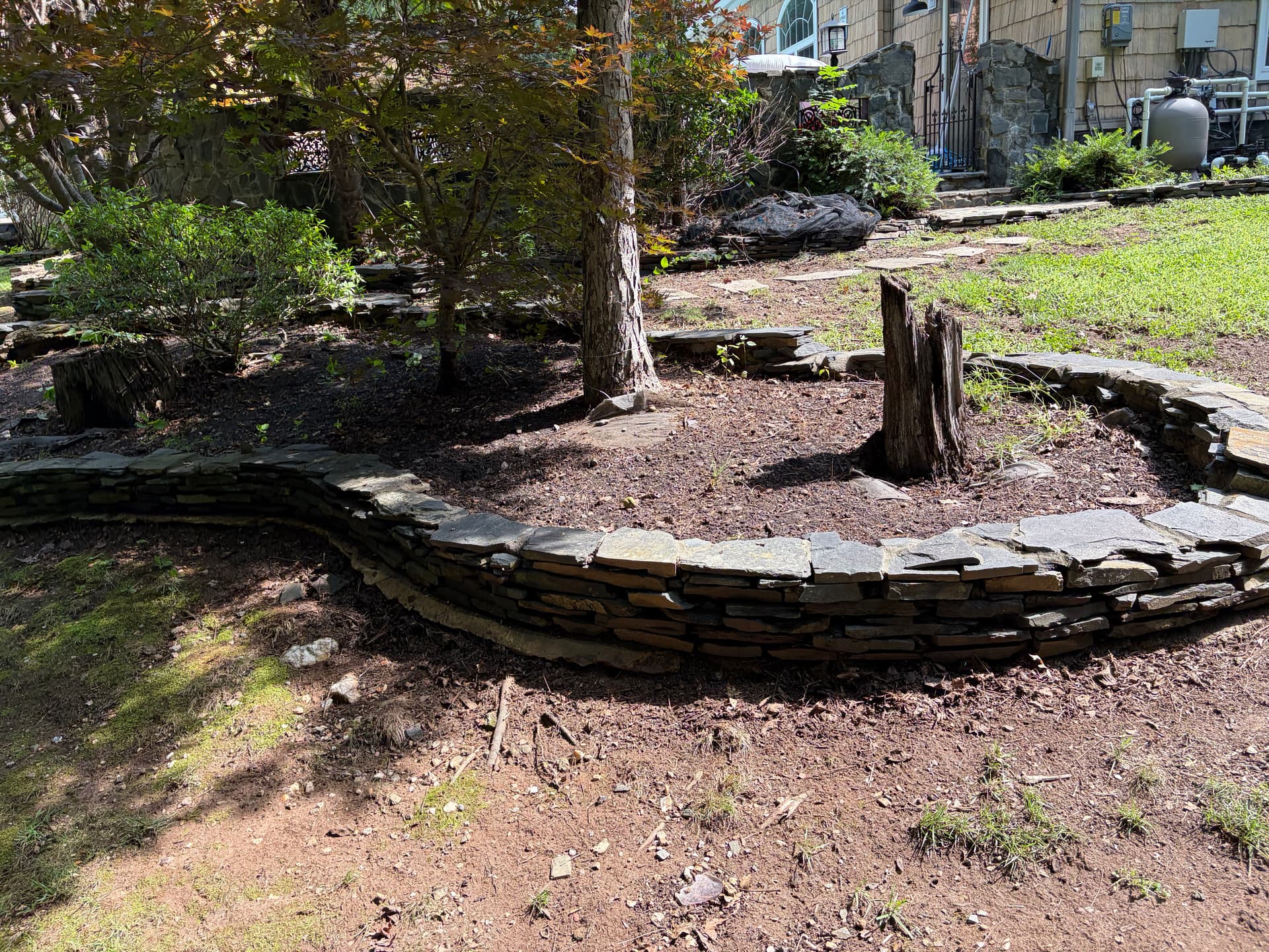 Gallery photos for Airbnb Landscape Cleanup and Lawn Maintenance Done Right: Image #1